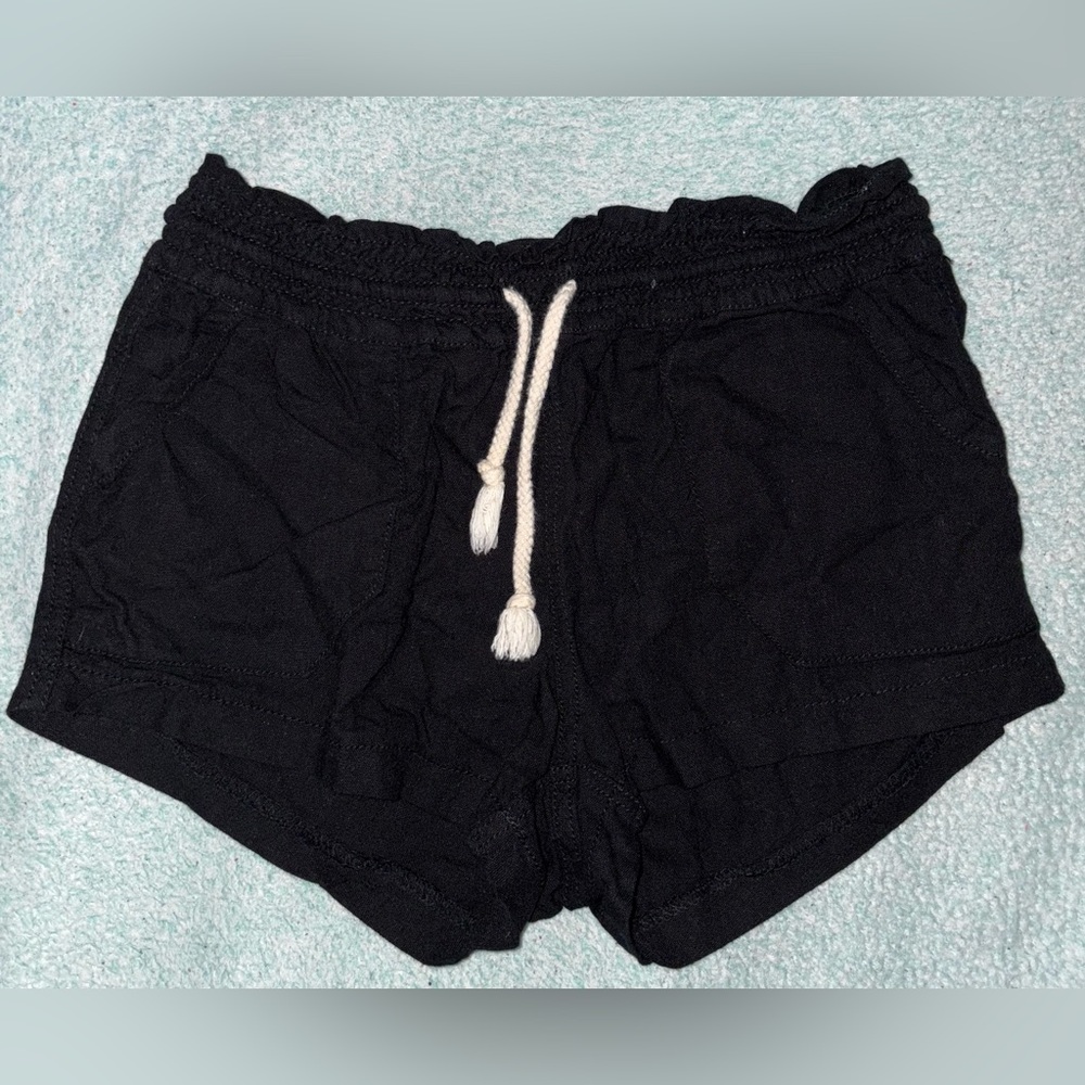 April Kiss, Linen type shorts, black, size small